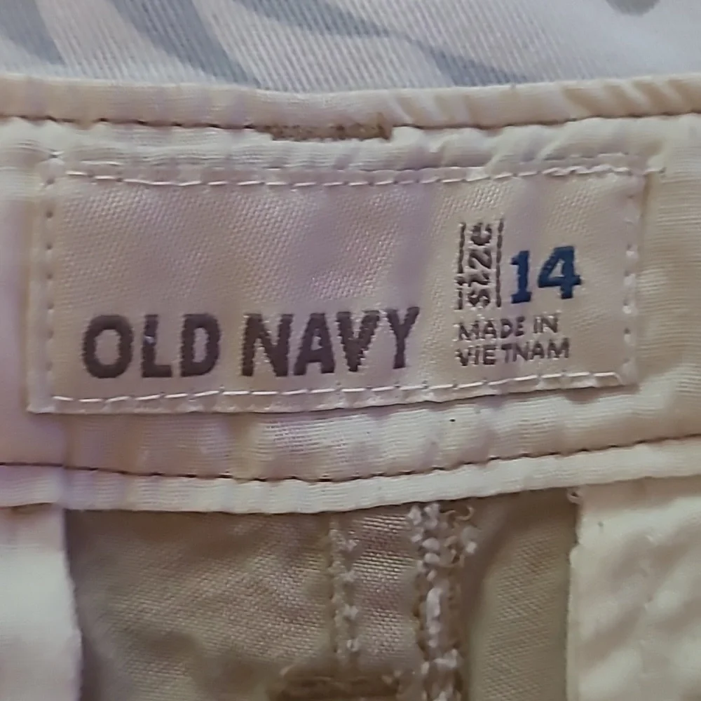 Old Navy Shots boys size 14 khaki beige tan
